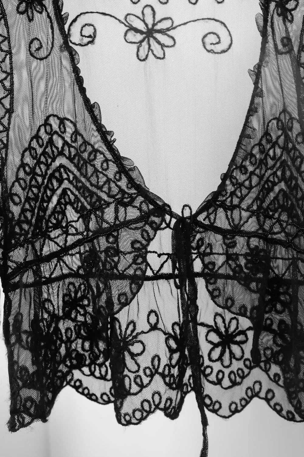 VINTAGE LUCID LACE CROP VEST TOP