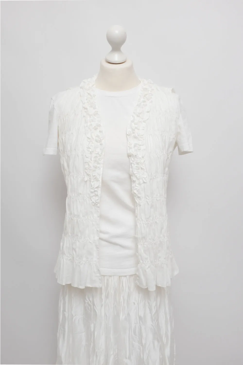 WHITE CRINKLED VEST TOP