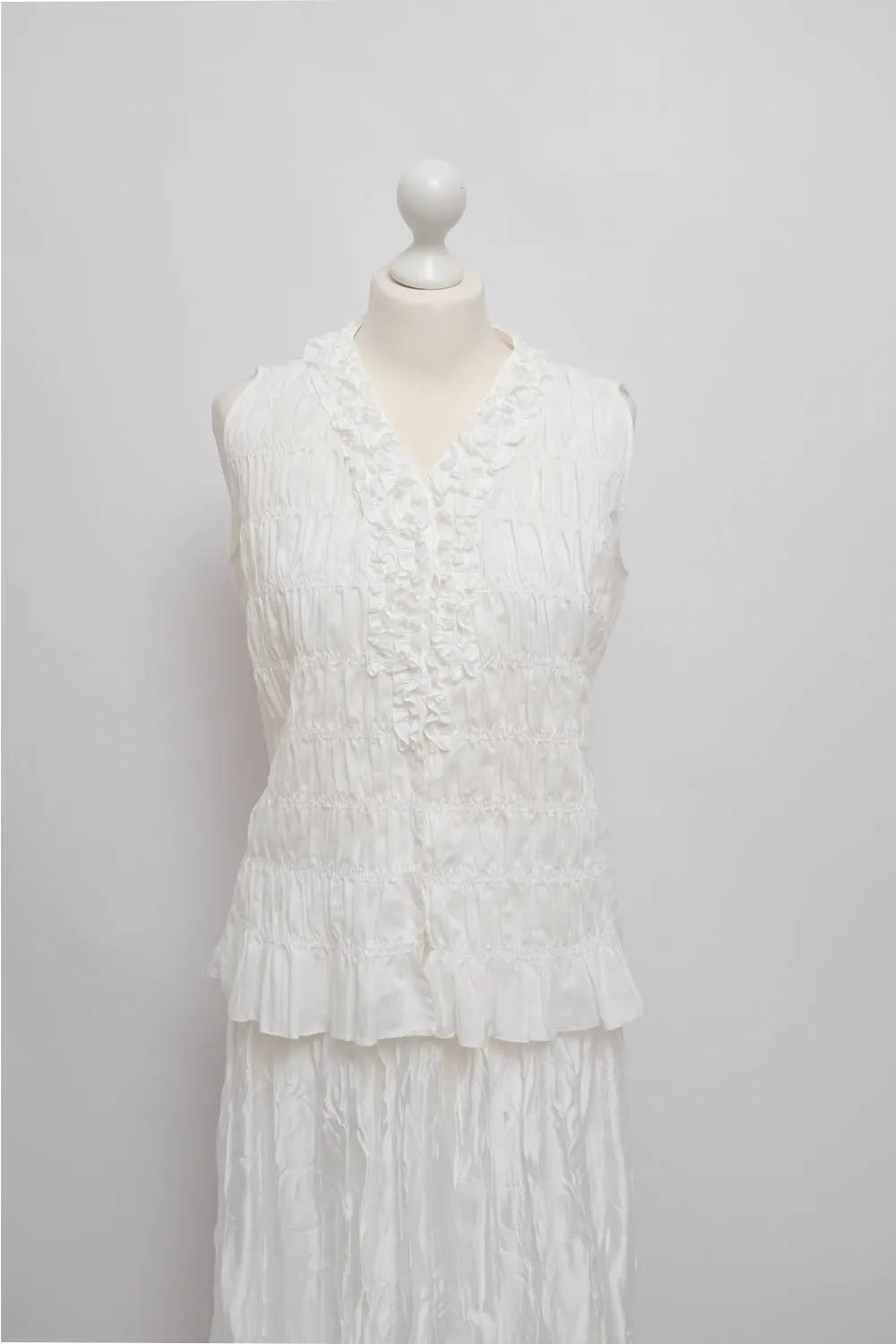 WHITE CRINKLED VEST TOP