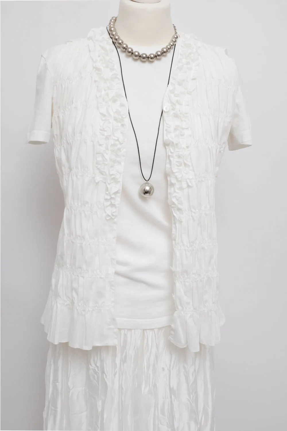 WHITE CRINKLED VEST TOP