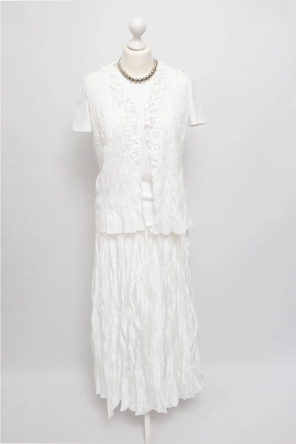 WHITE CRINKLED VEST TOP