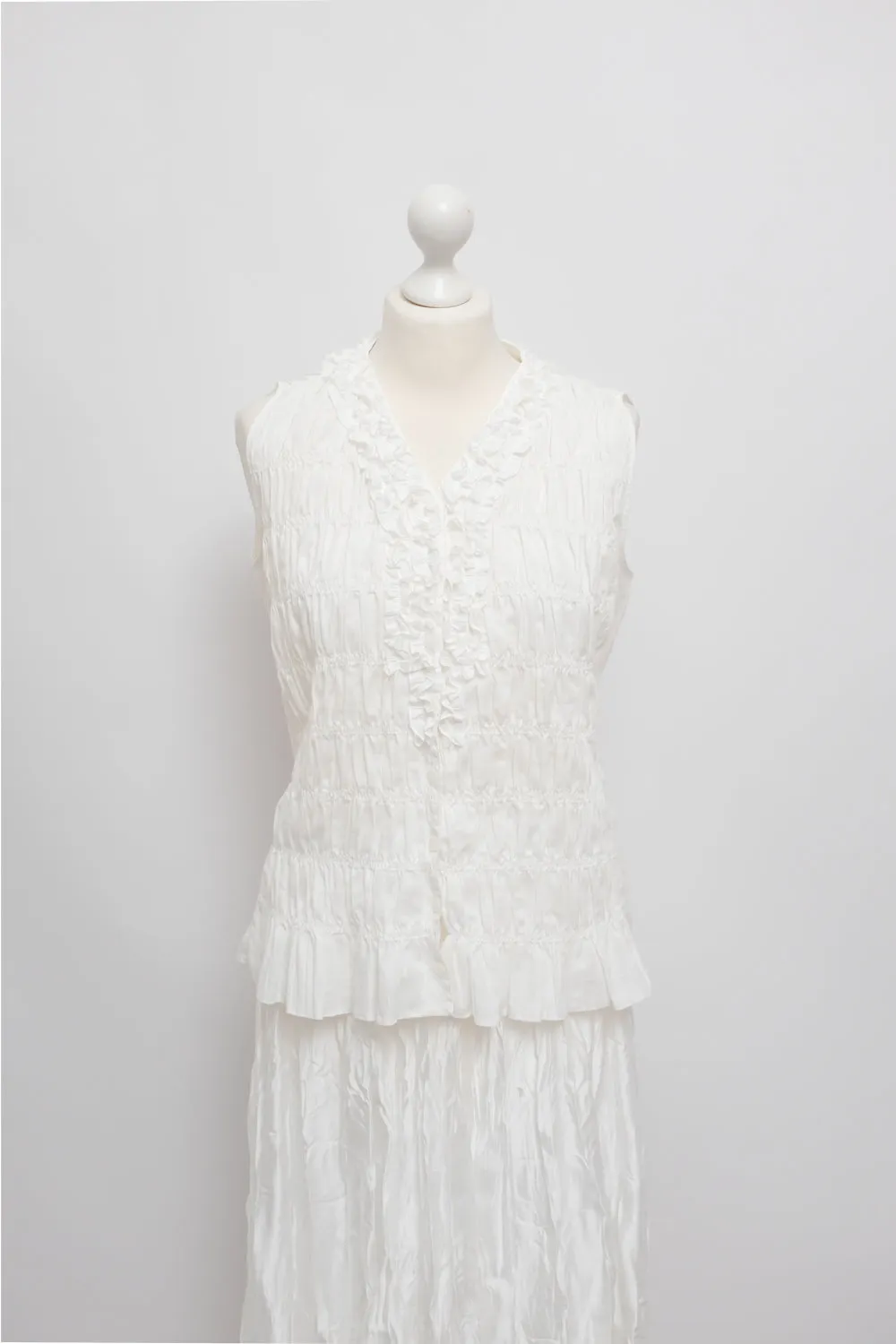 WHITE CRINKLED VEST TOP