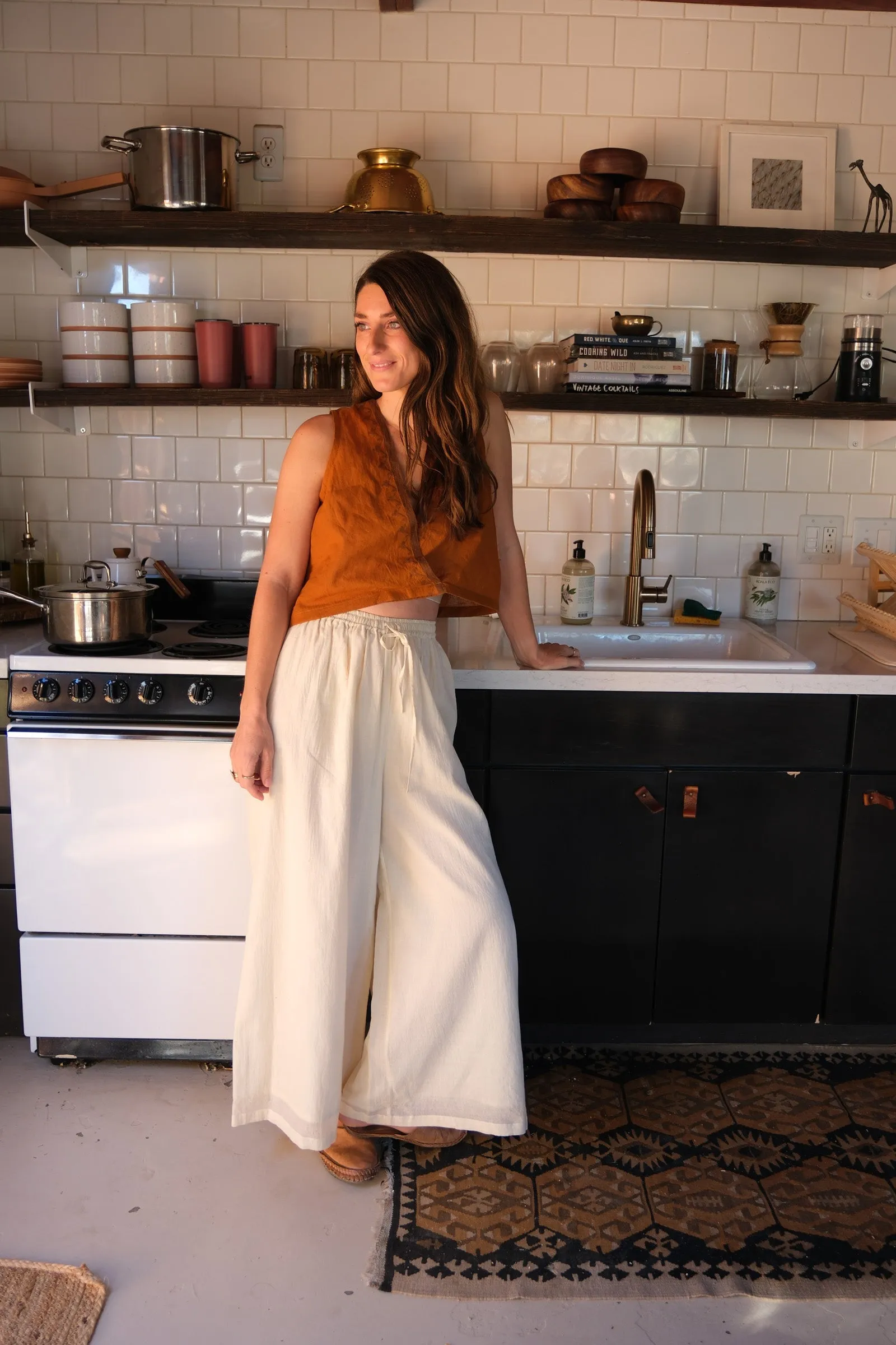 Wide-legged Relaxed Pants